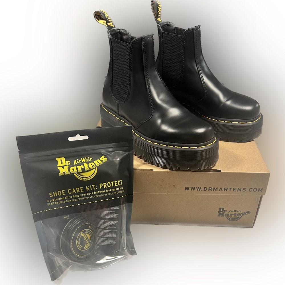 DR MARTENS 2976 SMOOTH LEATHER PLATFORM CHELSEA BOOTS